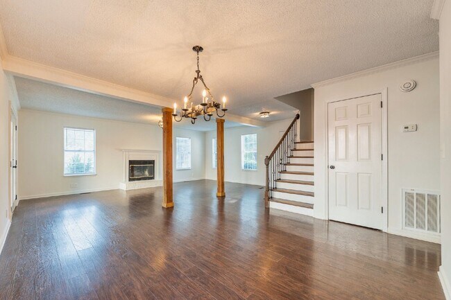 Building Photo - 348 N Birchwood Dr