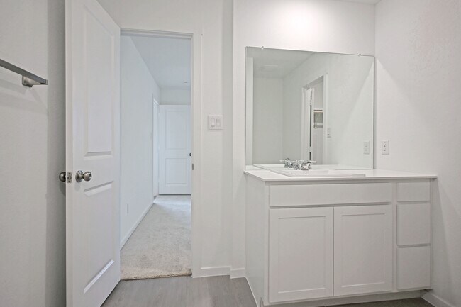 Building Photo - 298 Tahoe Ave