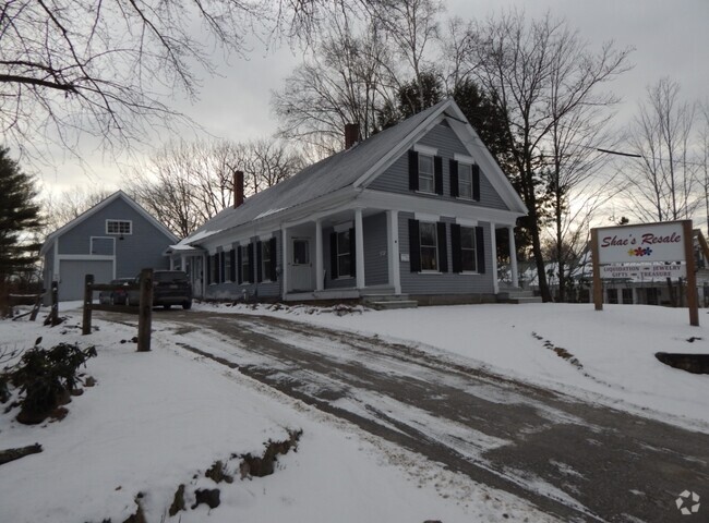 Building Photo - 209 Main St