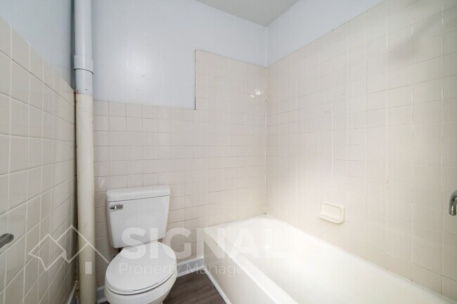 Building Photo - 512 16th St SW
