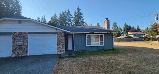 Building Photo - 521 159th St E