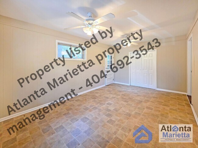 Building Photo - Charming Renovated Ranch on Private Wooded...