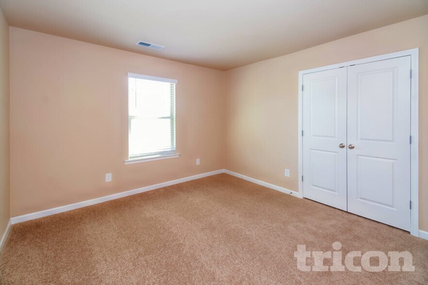 Building Photo - 143 Southwind Ln