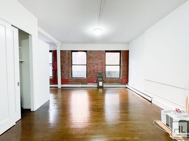 Building Photo - BROADWAY