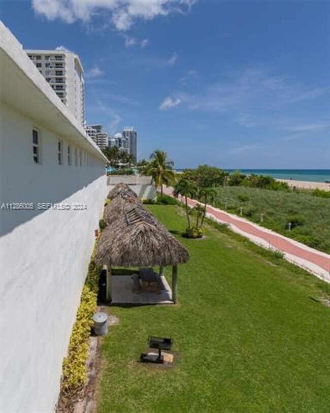 Building Photo - 5601 Collins Ave