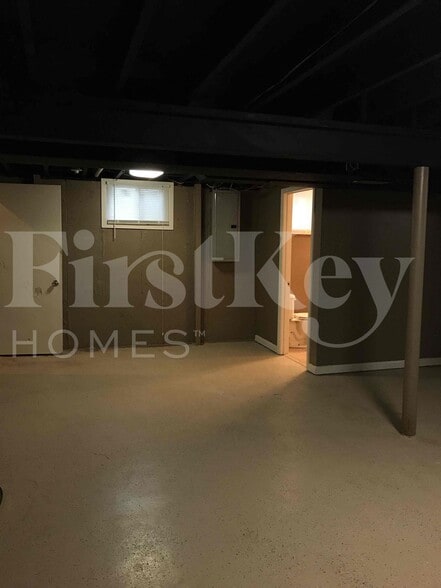 Building Photo - 8316 Stark Ave