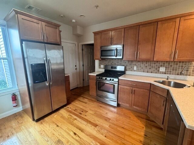 Building Photo - 136 K St