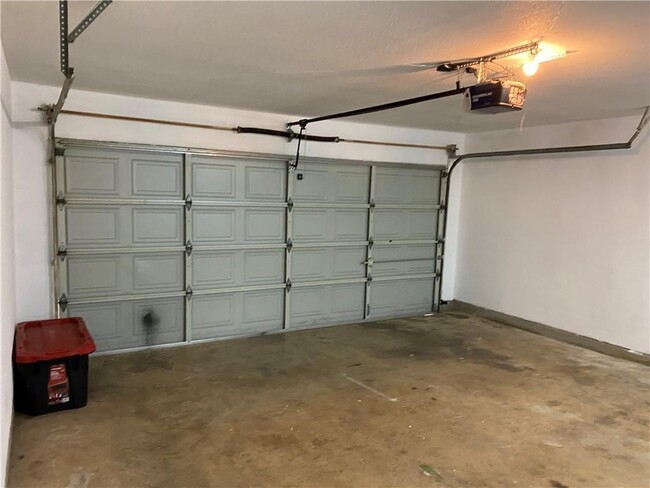 Building Photo - 511 Battlecreek Ln