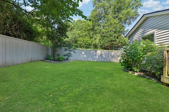 Building Photo - Charming 3BR House in Charlotte