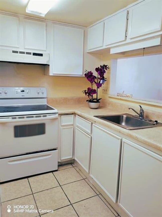 Building Photo - Waterside Community Condo – Steps from Sce...