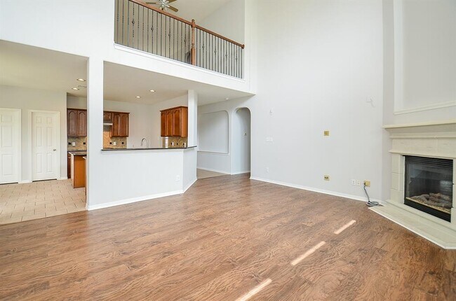Building Photo - 3911 Fallsbrook Ct