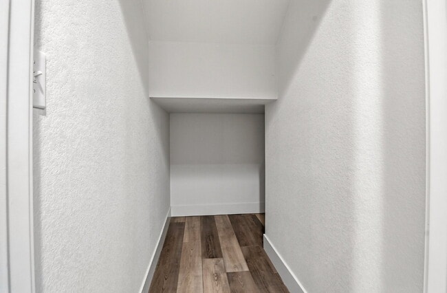 Building Photo - $2,645.95, 3 bed, 2.5 bath end unit located in Aurora with a washer and dryer.