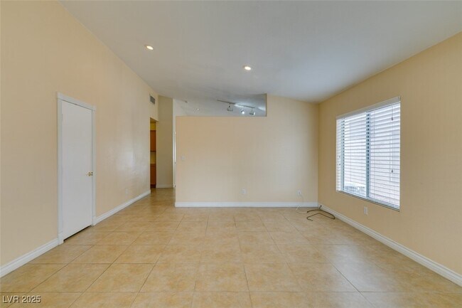 Building Photo - 744 Gritty Garnet Ave