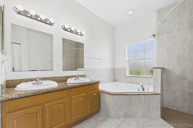 Building Photo - 3610 SW Margela St