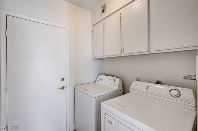 Building Photo - 618 Cervantes Dr