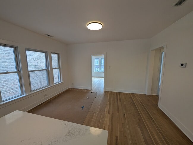 Building Photo - 1522 W Ardmore Ave