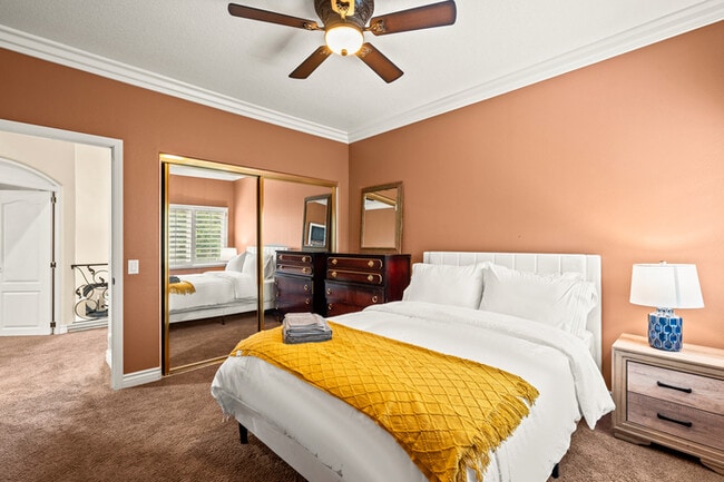 Building Photo - Elegant 5BR Furnished Estate with Pool & G...