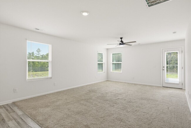 Building Photo - 414 Hope Ln