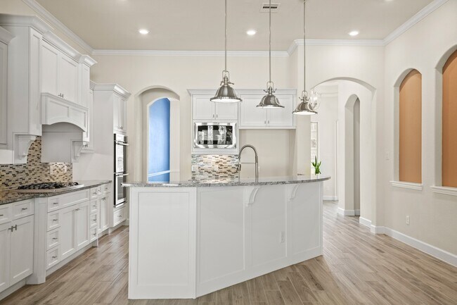 Building Photo - 9339 Fairfield Oaks Ln