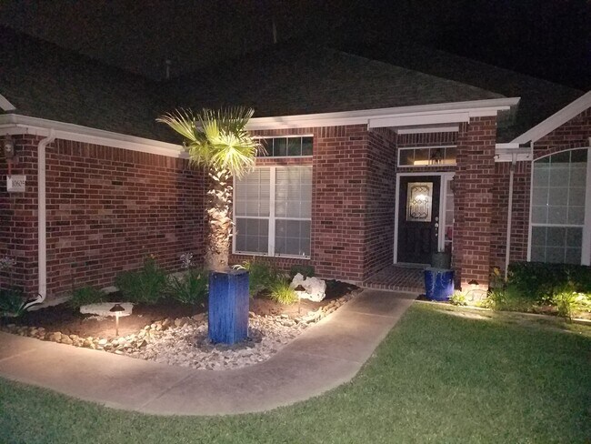 Building Photo - 10605 Lord Derby Dr