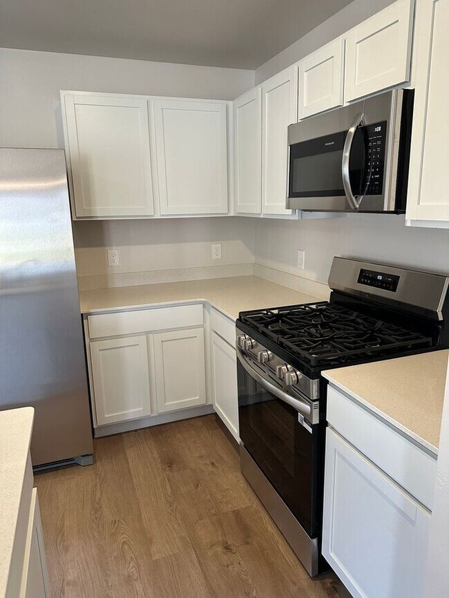 Building Photo - Pre-Lease This Beautiful 3-Bedroom, 2-Bath Home with a Beautifully Landscaped Yard in Yukon
