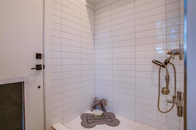 Building Photo - 2045 Marydale Rd