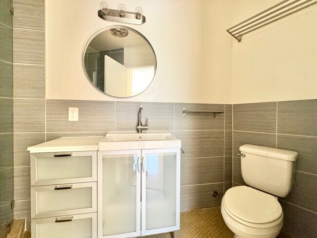 Building Photo - 3625 Regal Pl