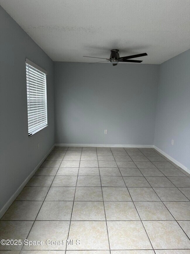 Building Photo - 837 Hickory St