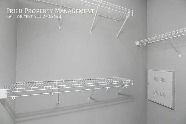 Building Photo - Parkview Apartments - Tokyo Floor Plan