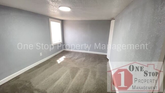 Building Photo - Beautiful 4 Bedroom 2 Bathroom Home in Kan...