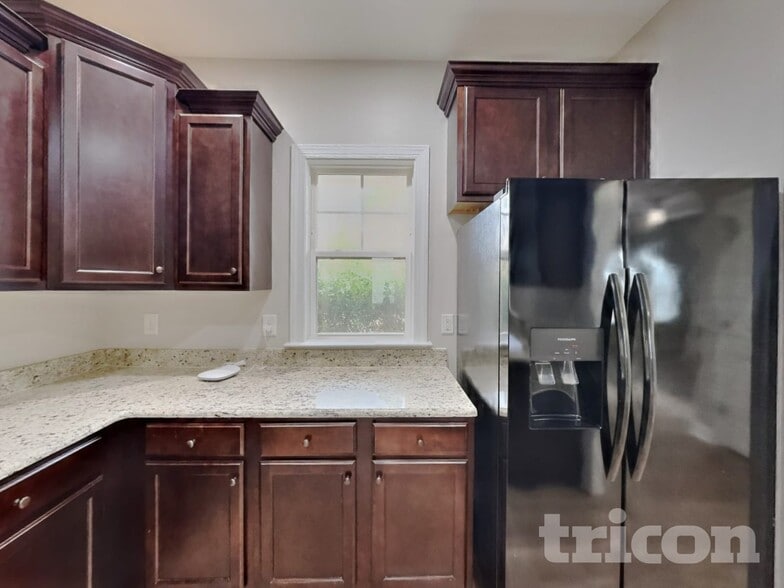 Building Photo - 69 Diamond Creek Dr