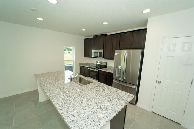 Building Photo - 1673 Swan Swim Dr