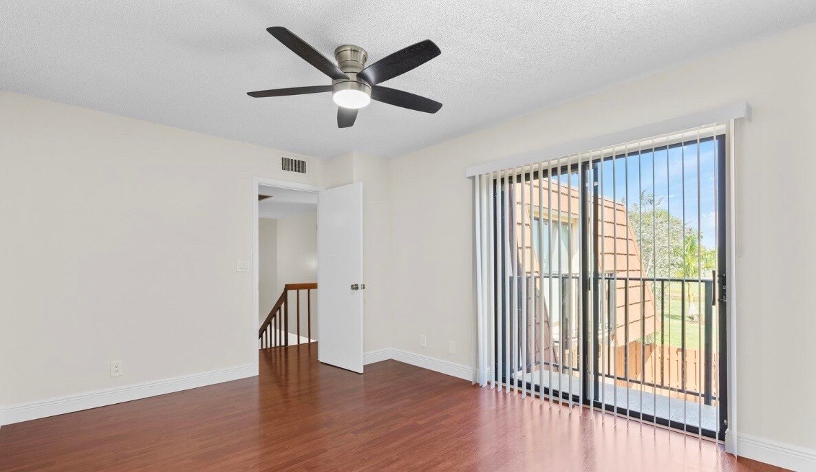 Building Photo - 1420 Augusta Cir