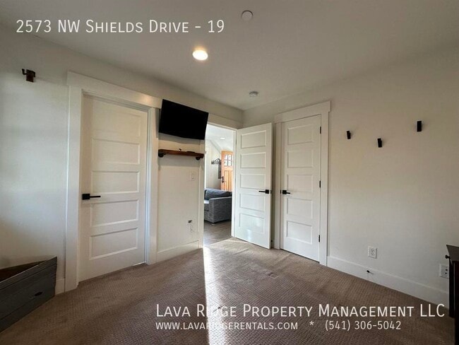 Building Photo - 2573 NW Shields Dr