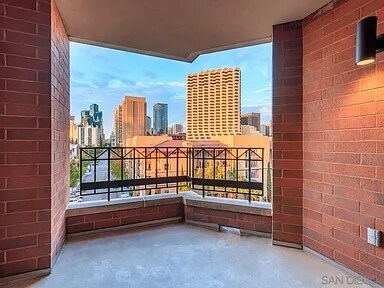 Large Patio Off Living Room - 500 W Harbor Dr