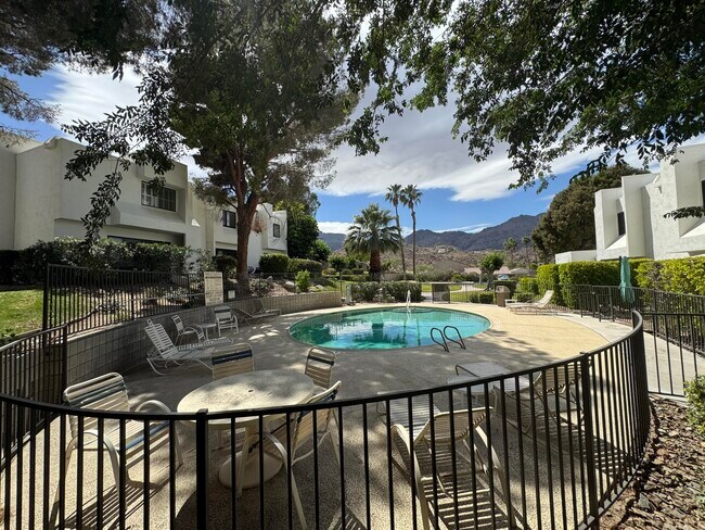 Building Photo - 48728 Desert Flower Dr