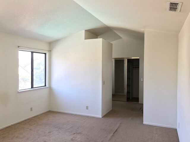 Building Photo - Nice Home with Pool