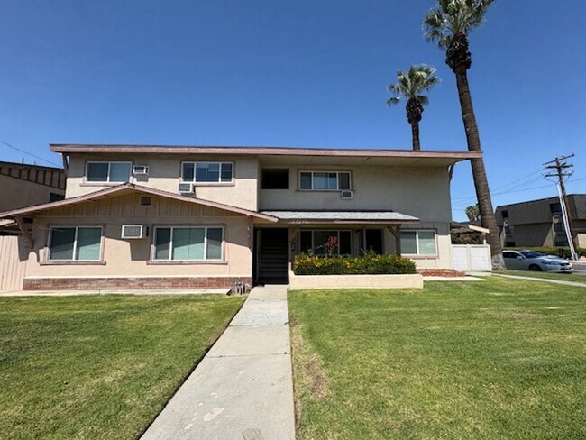 Building Photo - La Mar 4-Plex (25280) (DD)