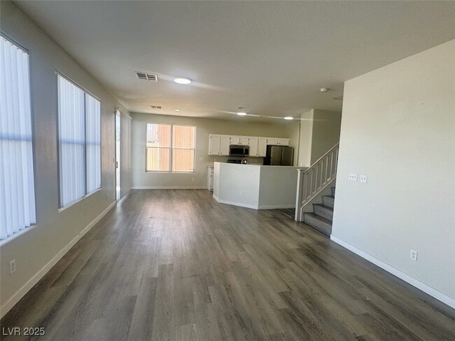 Building Photo - 2401 Living Rock Ave