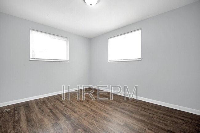 Building Photo - 2279 Holt Ave