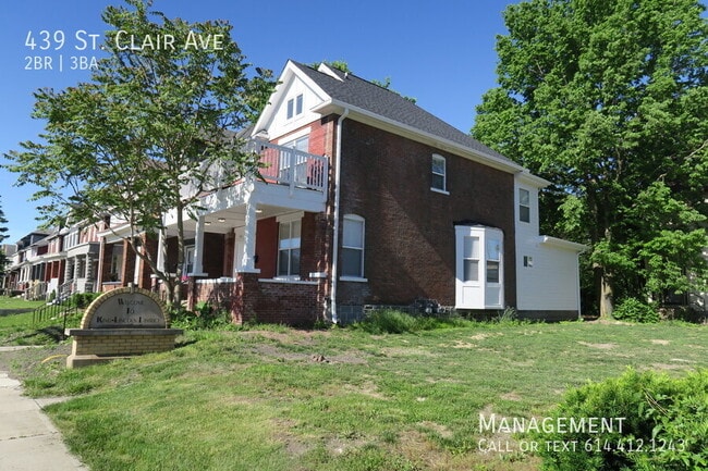 Building Photo - 439 St Clair Ave