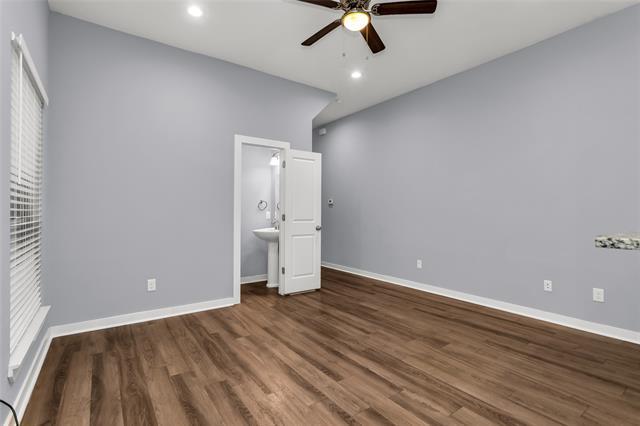 Building Photo - 206 Pecan Hollow St