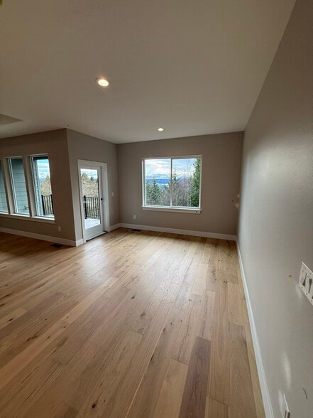 Building Photo - 226 Curtis Dr