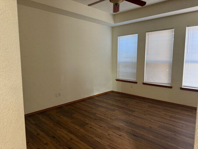 Building Photo - 11004 Catamount Dr NW