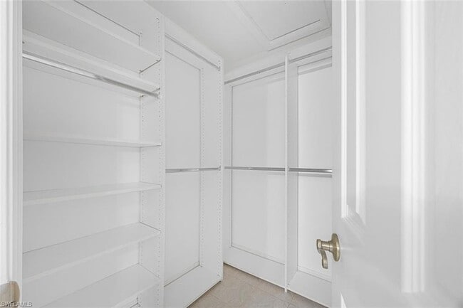 Building Photo - 6654 Tannin Ln