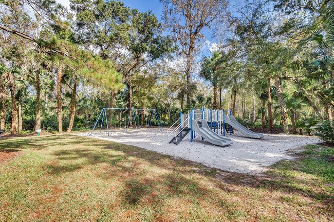 Building Photo - Gorgeous 1/1 Condo in Winter Springs ~ Upd...
