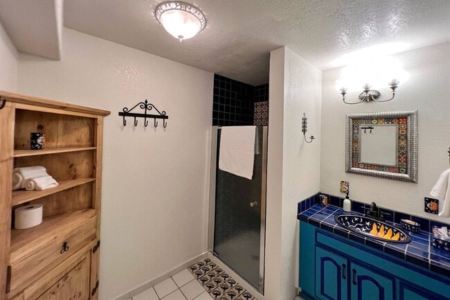 Building Photo - Garcia House: Fully Furnished, Wonderful Hot Tub, Spacious Fenced Outdoor Area, Pet-Friendly too!