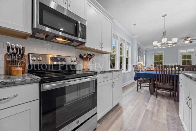 Building Photo - 807 Dan Owen Dr