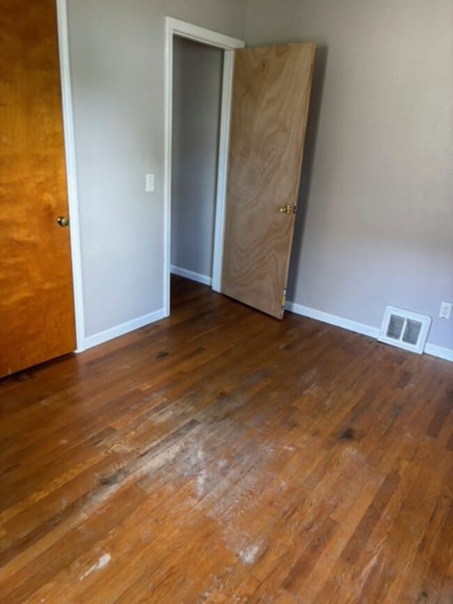 Building Photo - 829 Marcia St SW