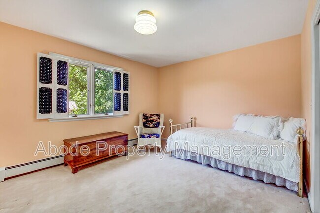 Building Photo - 1508 Linden Lake Rd